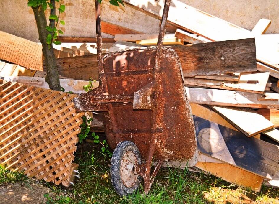 Yard Debris & Outdoor Cleanup in Moline,IL and Illinois Quad Cities